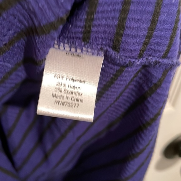 APT 9 striped cold shoulder ribbed long sleeve crew neck tunic sweater - Picture 4 of 5